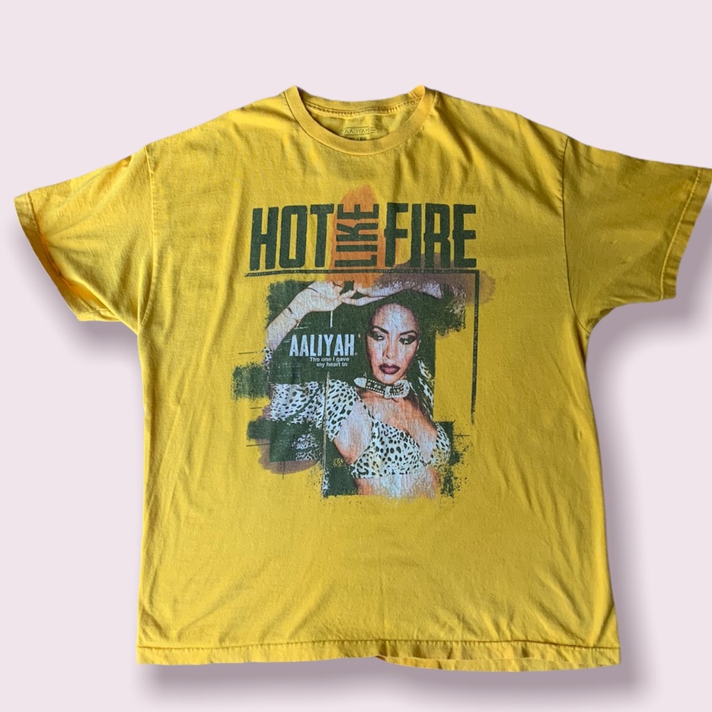 Aaliyah Hot Like Fire Graphic Tee XL